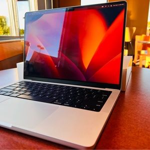 Macbook Pro 2021 14” 16 ggb ram 512 ssd